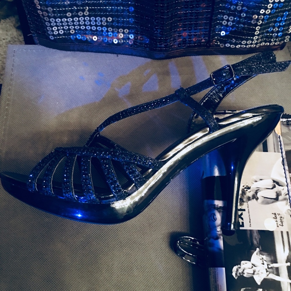 NWOT Rhinestone Heels ๐ก๐ - Picture 4 of 6
